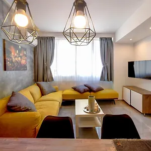 J Villara's Luxury Θεσσαλονίκη