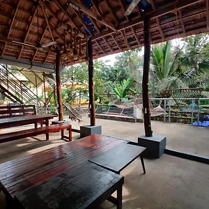 https://munroeisland-backwaters-homestay.kerala-hotels.net