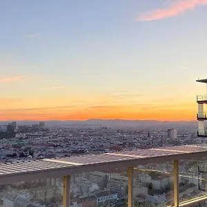 The High-rise With Pool Wien