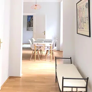 Classic, Modern&charming! 7min To Vienna's Center! Apartament