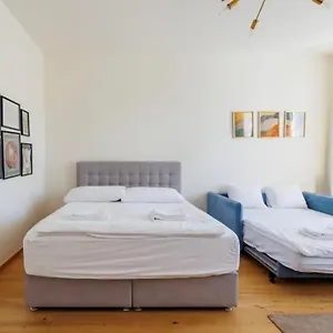 Near Hauptbahnhof - Kingsize Bed Apartament